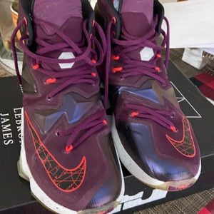 Nike Lebron James XIII  mulberry size 10